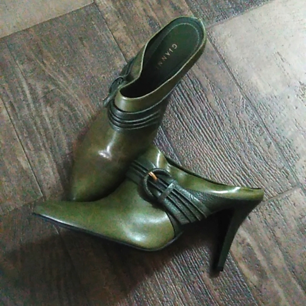 Women's GIANNI Mule Pumps